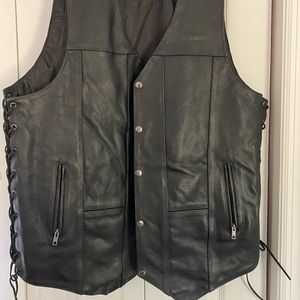 Leather Motorcycle Vest with conceal pockets on both sides size 48 Tall